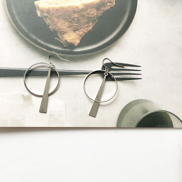 【 DDFI 】 1 Pair Korea Anting Panjang Gaya Retro Simple Bentuk Geometri untuk Wanita hoop Elegant anting-1