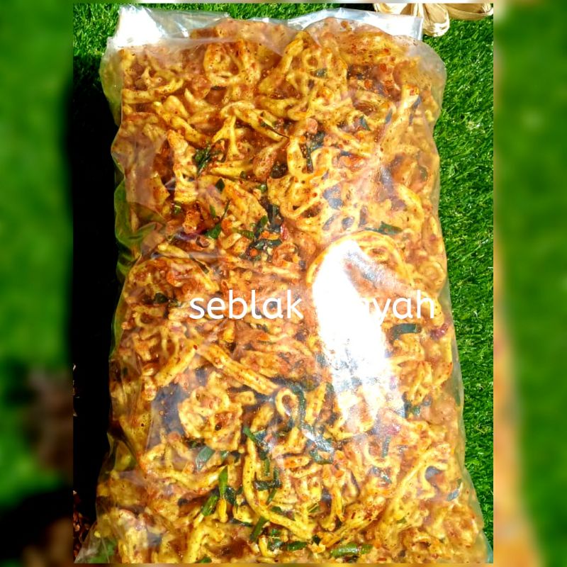 

Seblak kering kerupuk mie pedas daun jeruk 1kg