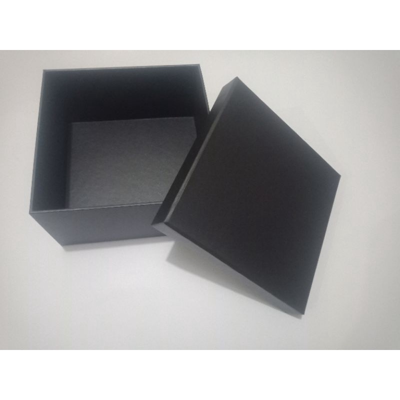 

Kotak Kado/Gift Box/Hard Box 22x22x11cm (Full Black)