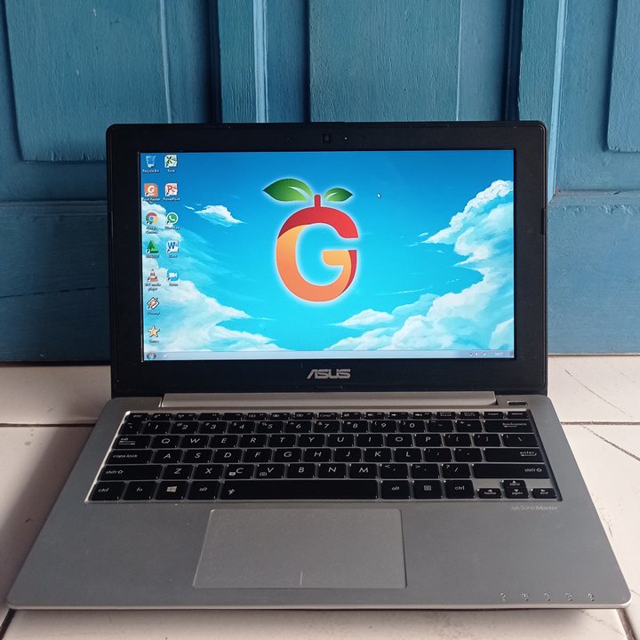 Asus X201EP Slim Tipis Hitam Silver Layar 12 inch RAM 4GB HDD 500GB Windows 7 Netbook Second Bekas