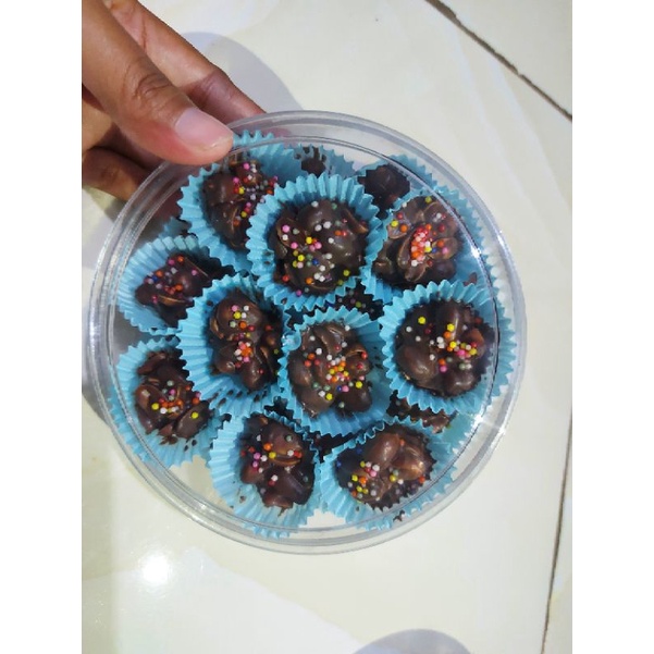 

1toples Isi 20Pcs Kue Kacang Coklat Kue Kacang Gurih Mak Pokok e Enak Kue Kacang 300 gr Asli Enak Bintik Bidadari Cookies