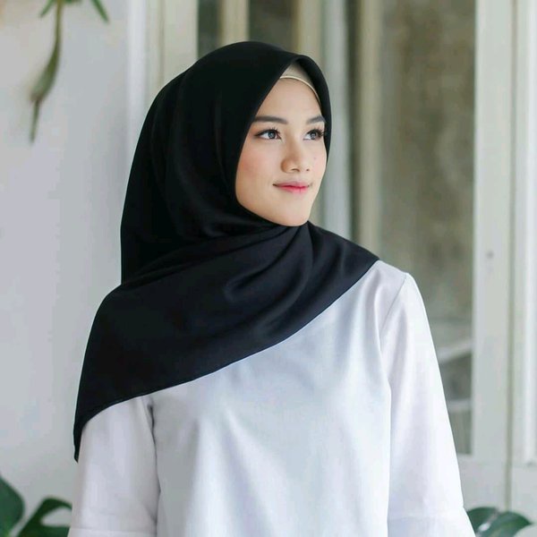 KERUDUNG BELLA SQUARE / KERUDUNG PARIS / KERUDUNG SEGI EMPAT / HIJAB / BELLA SQUARE