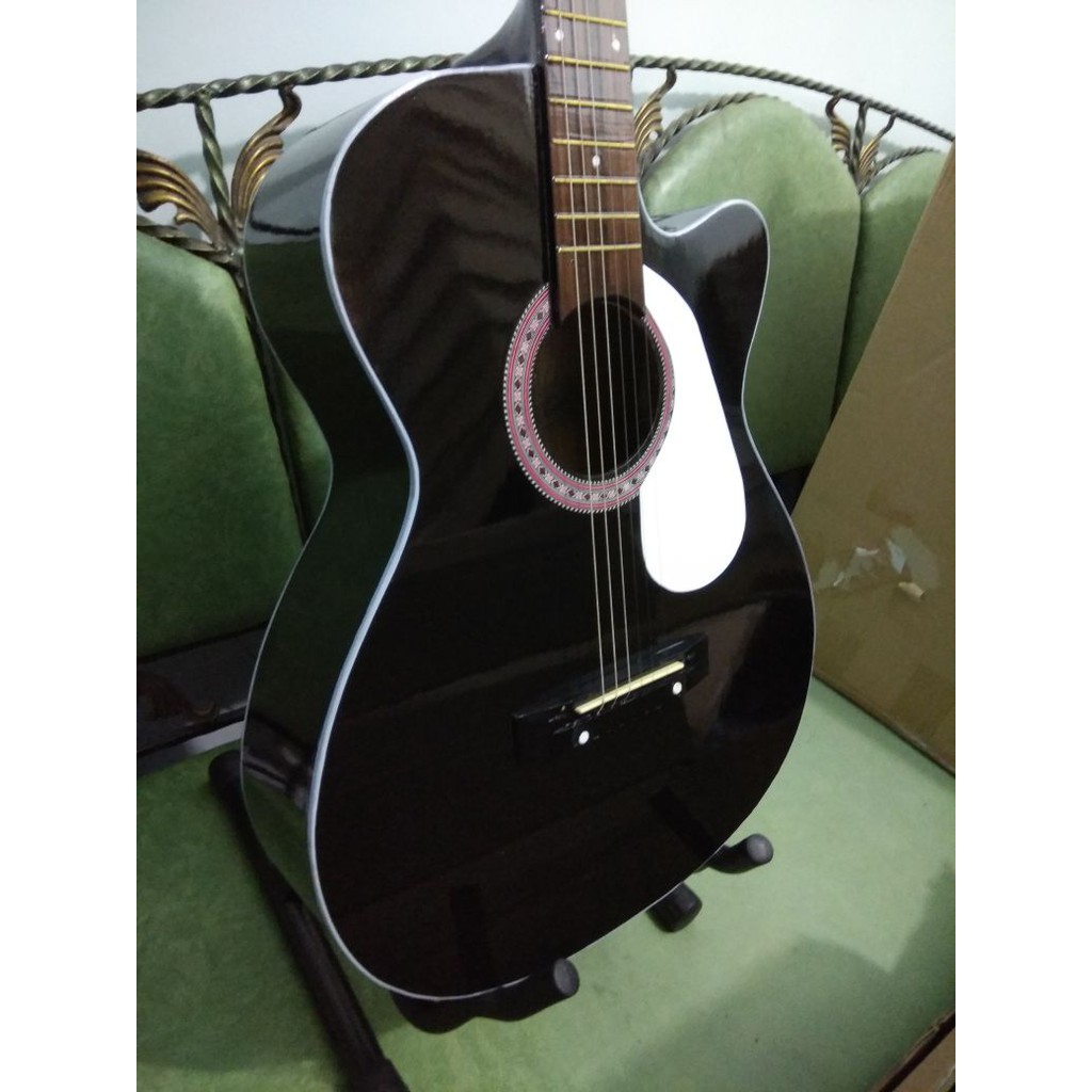 Gitar Akustik Yamaha Warna Hitam ada Pick Guard Senar String Buat Pemula Belajar Jakarta Murah