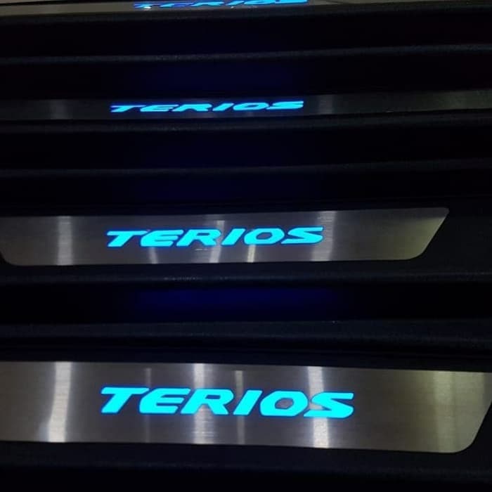 sill plate sil plate samping pintu mobil daihatsu all new terios 2018 sampai 2023 2019 2020 2021 2022 lampu led biru