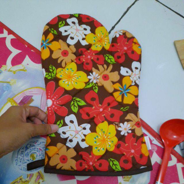 Pegangan Oven Red Rose Pelindung Panas