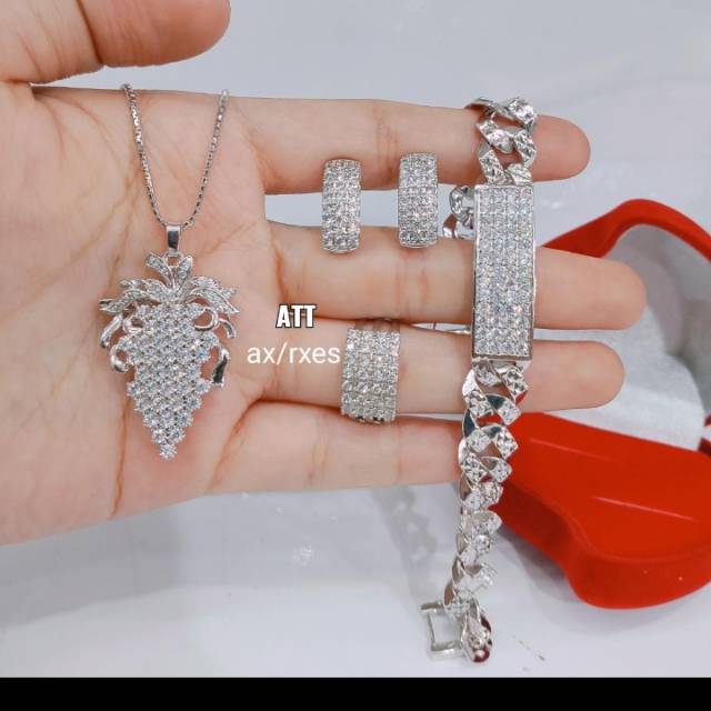 Replika berlian eropa full mutiara awet tahan lama tidak Replika berlian eropa full mutiara awet tahan lama tidak