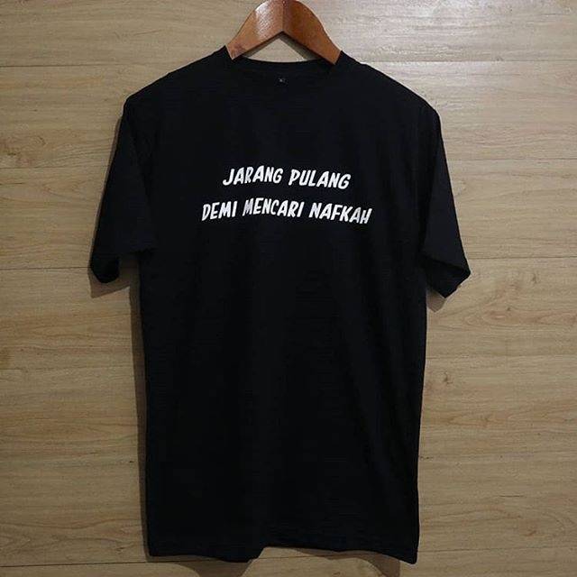 Kaos jarang pulang