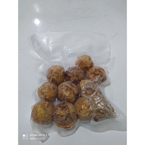 

TAKOYAKI FROOZEN 10 ball isi gurita sudah ada saos dan katsuobushi