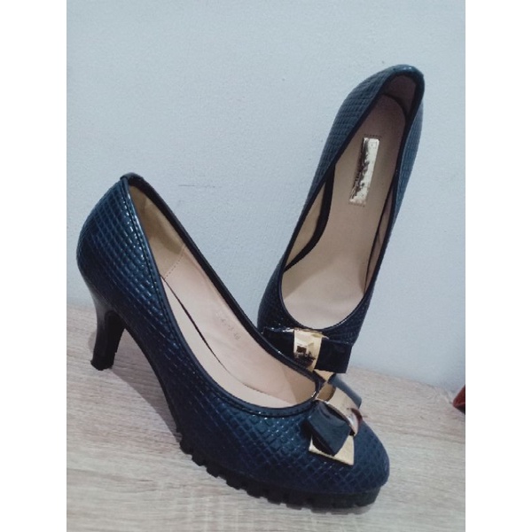 sepatu croco heels biru merk Emory