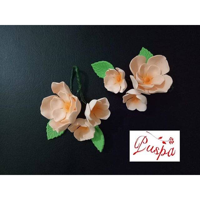 

(158/PACKL4) Gumpaste Flower / Bunga Gumpaste Hydrangea Modified