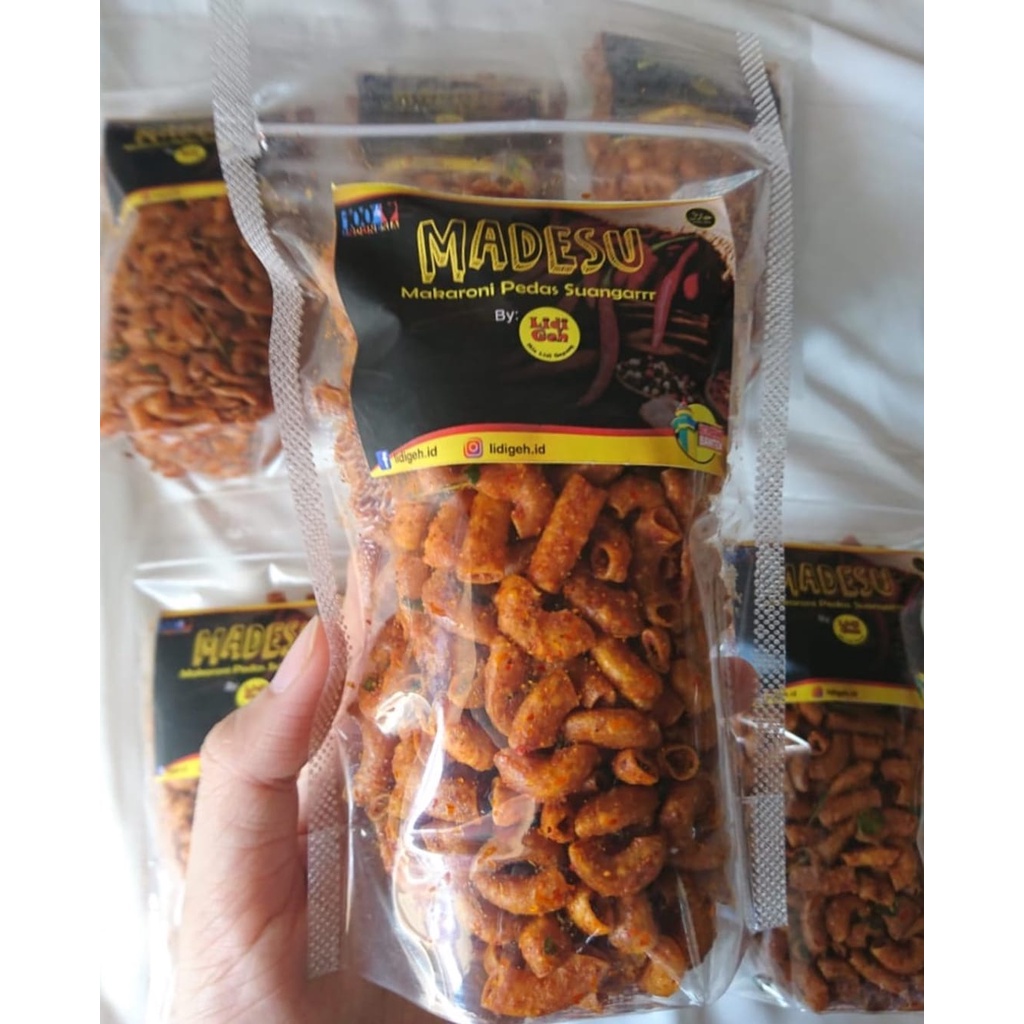 

MAKARONI PEDAS DAUN JERUK, RASA MEWAH & HARGA MURAH !!! KEMASAN POUCH 135 GRAM