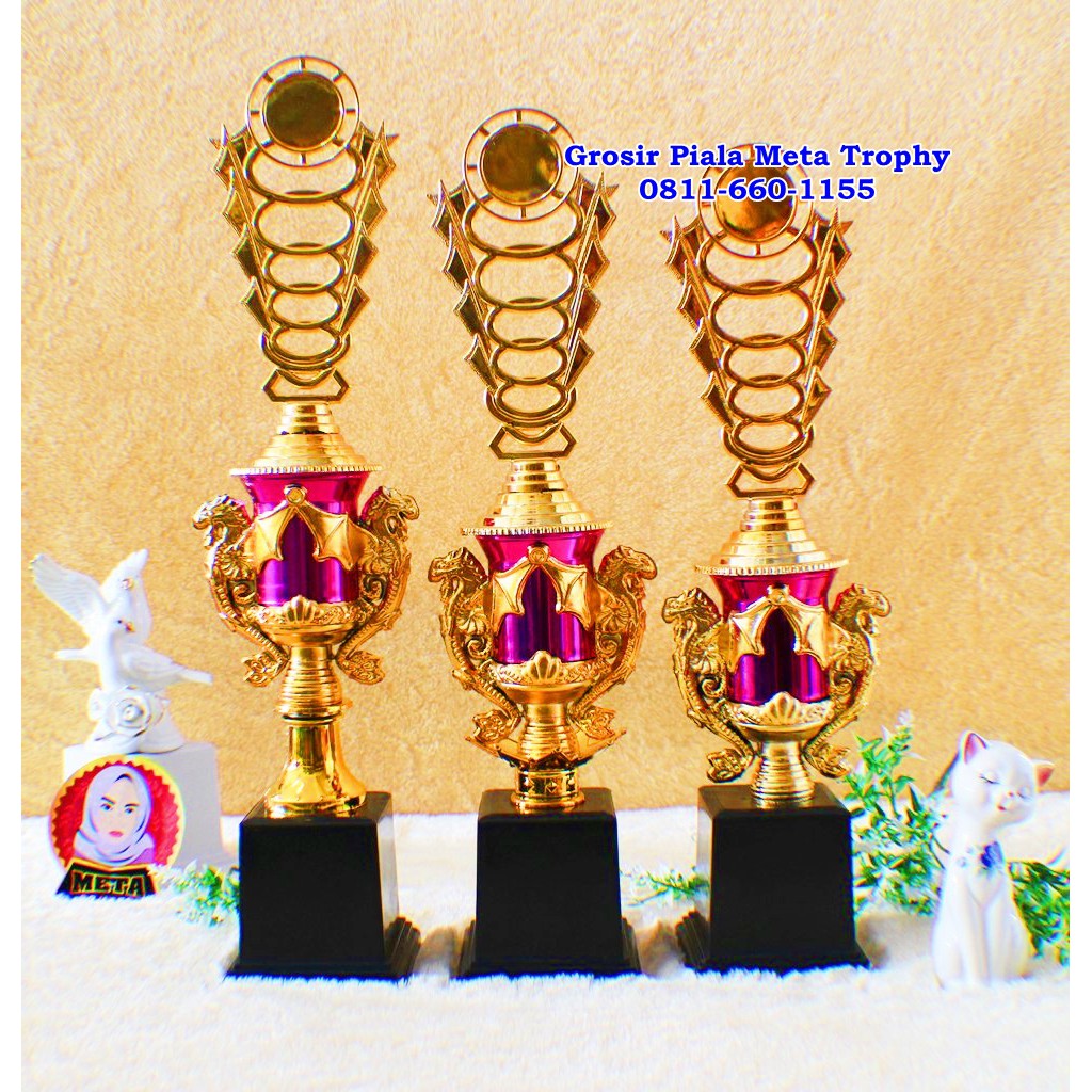 Jual Piala Set Juara Trophy Kemerdekaan Special Agustus Paskibra Tangga Naga Pink Juara