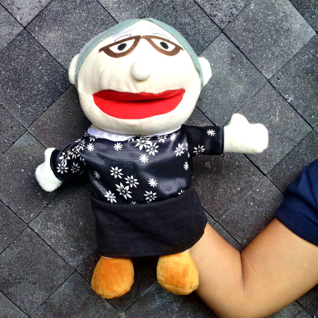 Boneka Tangan Muppet Keluarga Family Nenek - Mulut  Terbuka Bisa Gerak
