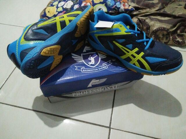  Sepatu  Badminton Bulutangkis Voli Volly  Volley 