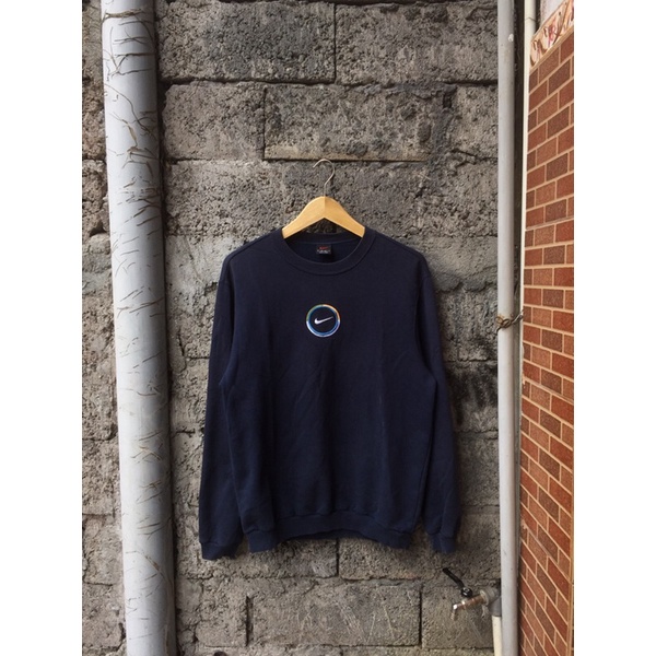 crewneck nike center second