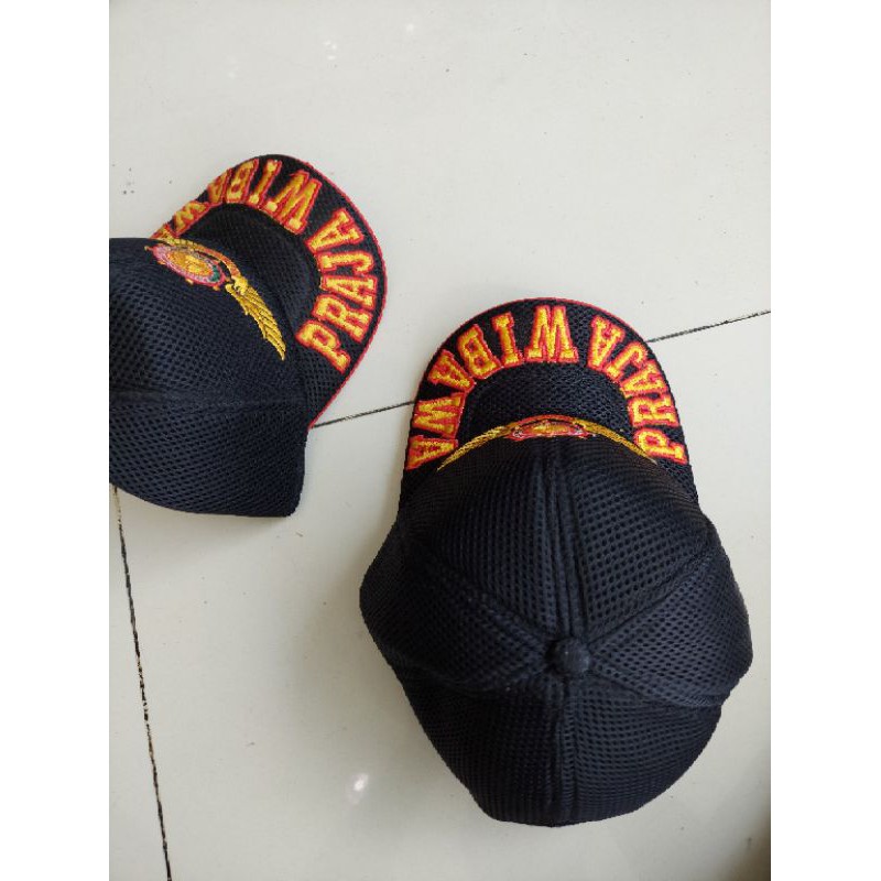 Topi praja wibawa