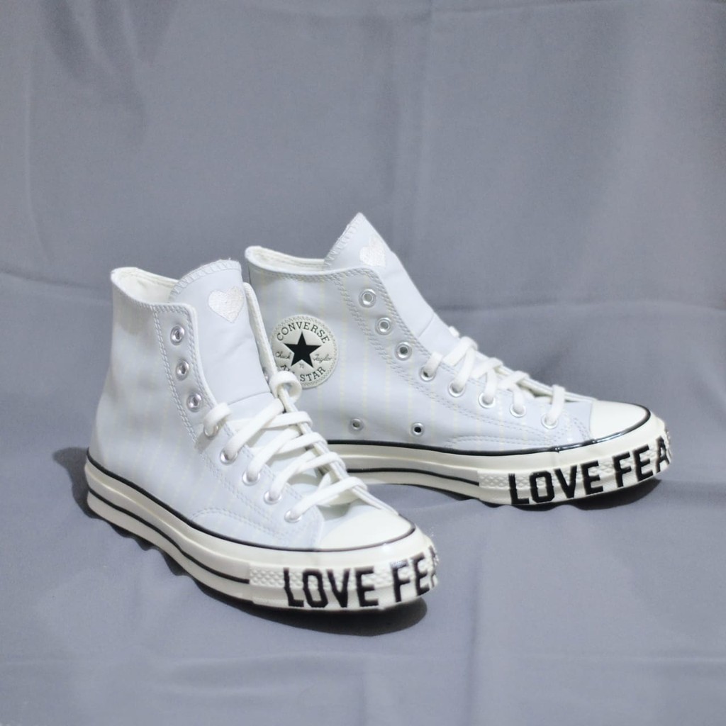 converse love fearlessly harga