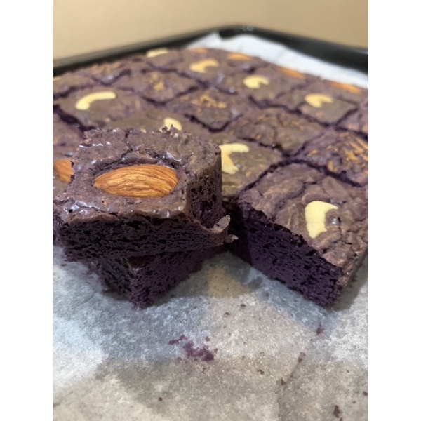 

Brownies Taro Mix Coklat Premium