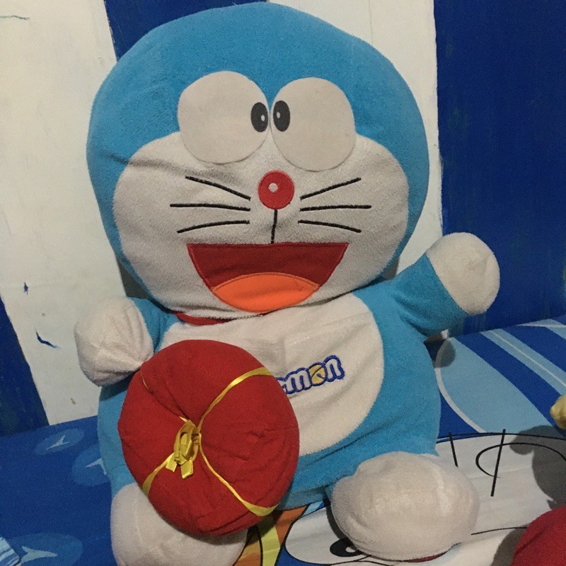 preloved boneka doraemon jumbo