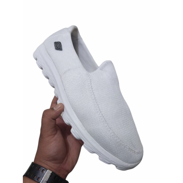 SEPATU SLIP ON PRIA UKURAN JUMBO BIG SIZE 45 46 47 48 SKECHERS FULL WHITE SNEAKERS SLIP ON PRIA UKUR