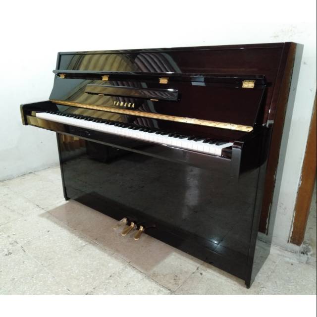 Piano Yamaha JU 109 PE