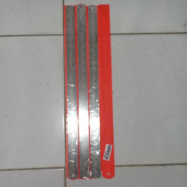 

Penggaris Besi 50cm Joyko RL-ST50 / Mistar Garisan 50 cm