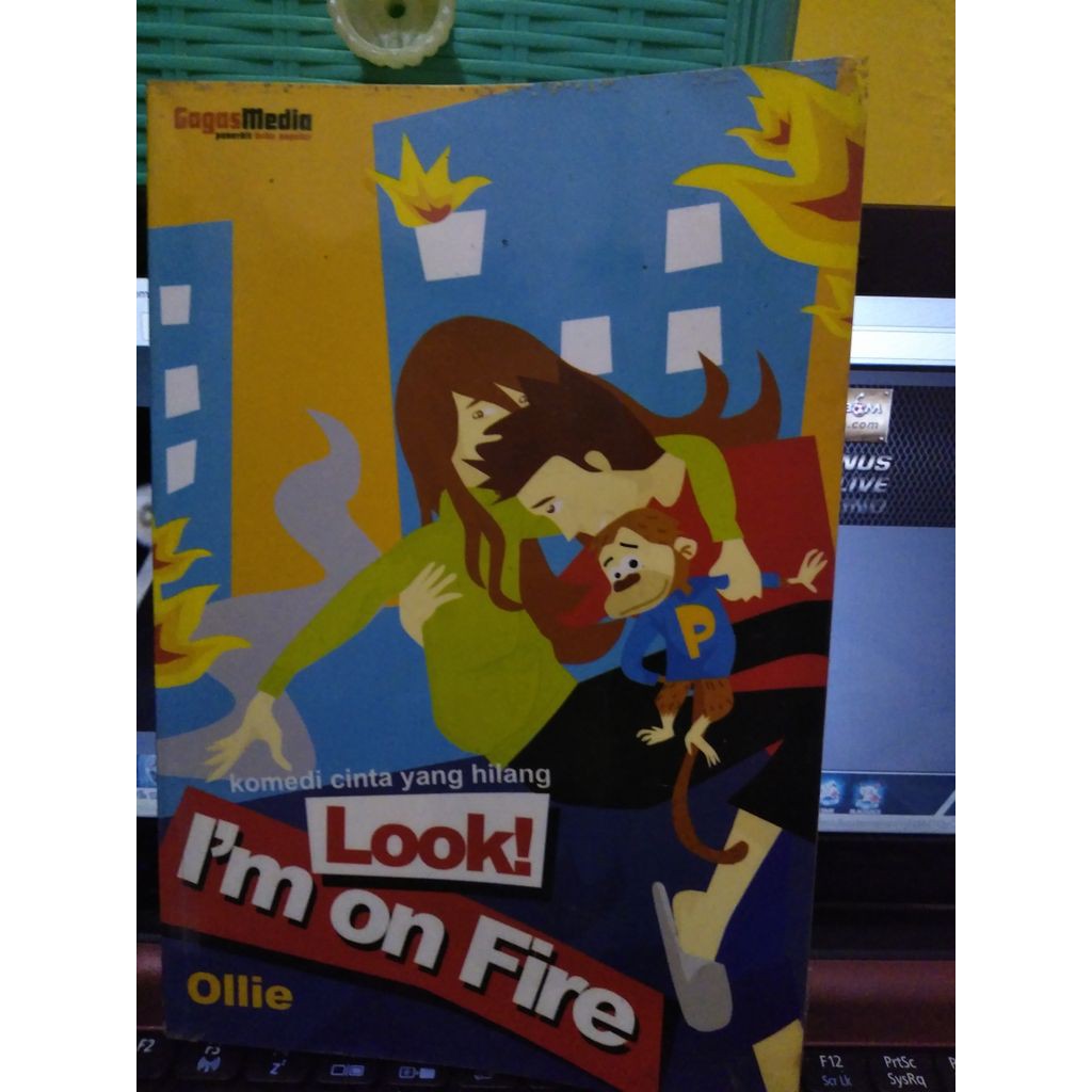 Komedi Cinta Yang Hilang Look Im On Fire Ollie Shopee Indonesia