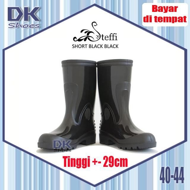 Steffi Boots Pendek 26-27 / Sepatu Karet Boot Tahan Air / Sepatu Kerja Proyek Bangunan