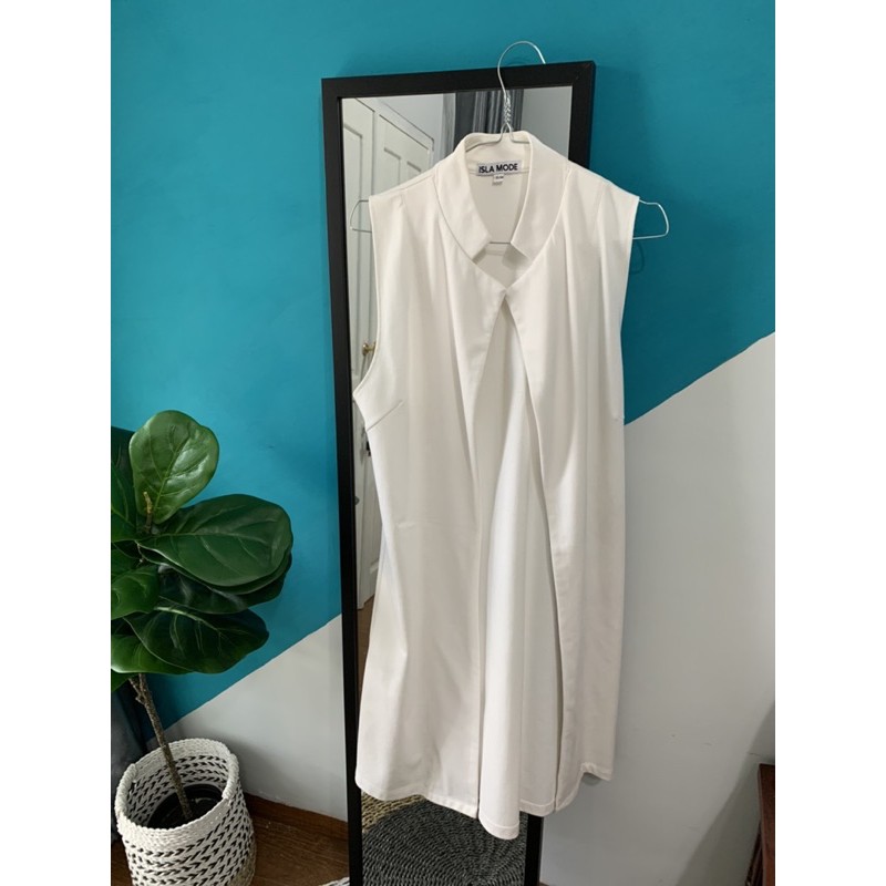 preloved outer Isla mode white S/M