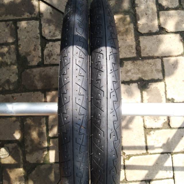 Ban Luar Kenda 20 ×1.75