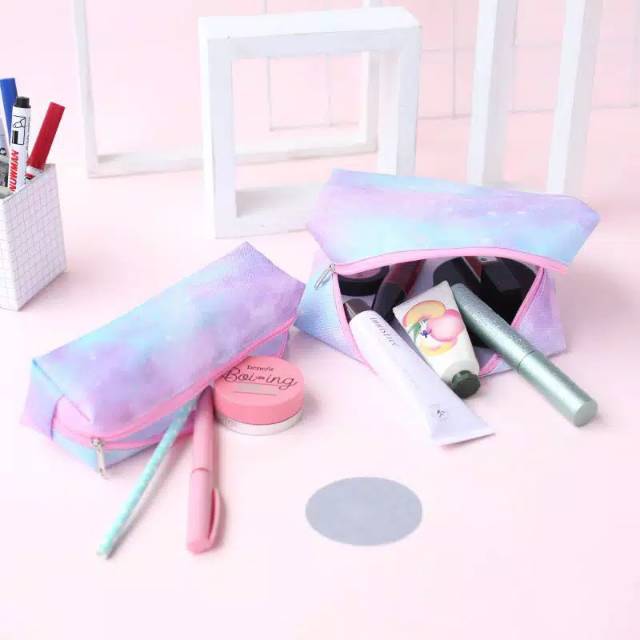 

Paket Combo (1 kotak pensil + 1 multi pouch)