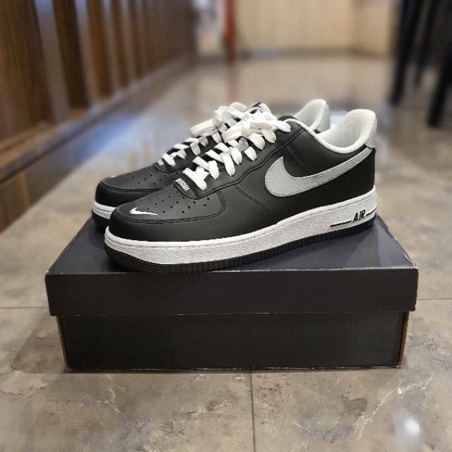 NIKE AIR FORCE 1 '07 LV8 4 BLACK/WOLF GREY, EU42