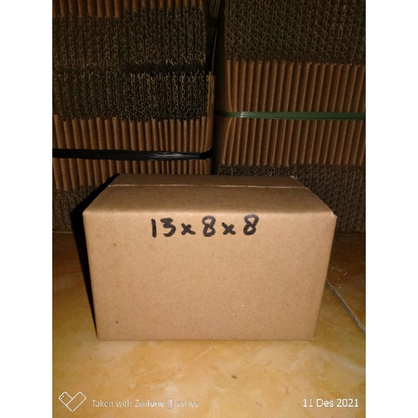 

Kardus Murah 13x8x8 cm Baru Tebal polos luar dalam