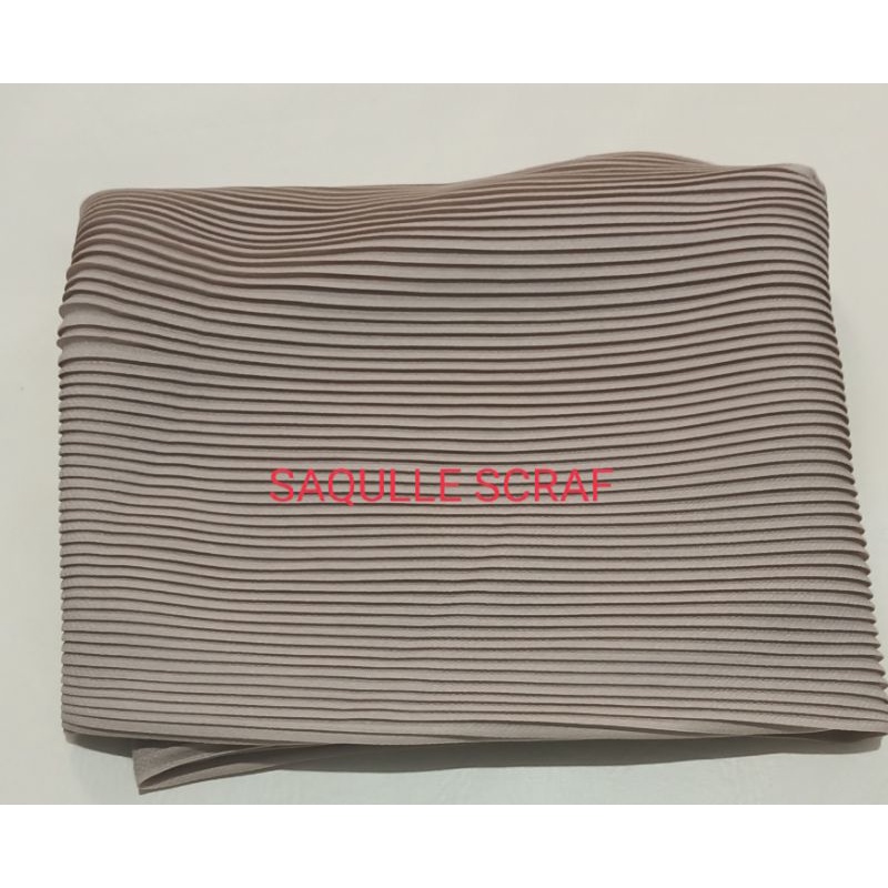 SEGIEMPAT BELLA SQUARE PLISKET SHWAL/HIJAB PRISKET/KERUDUNG PLISKET/JILBAB PLISKET/COD-Caramel