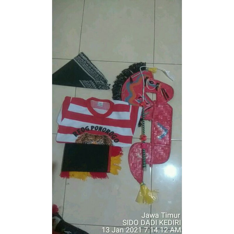 kuda kecil baju Reog Ponorogo pecut tari udeng jawa