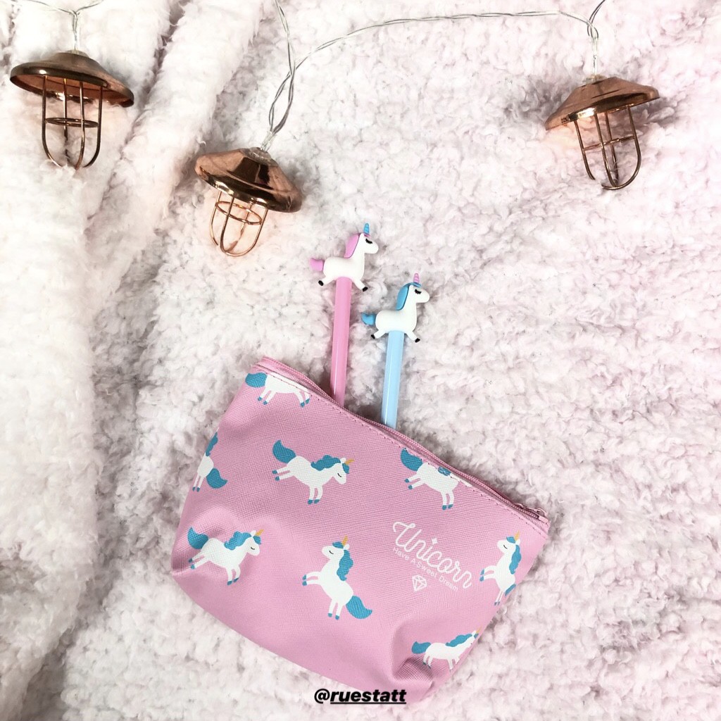 

Medium Pouch Unicorn