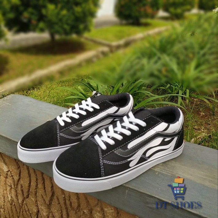 Sepatu Vans Pria  Kasual Old Skool Style 36 SF Flame Black White Lidah Api Hitam Termurah