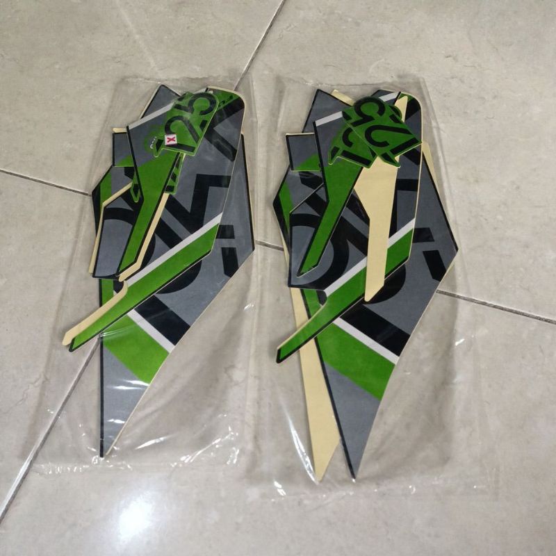 striping sticker les body Yamaha Mio M3 2017 hitam hijau bahan original