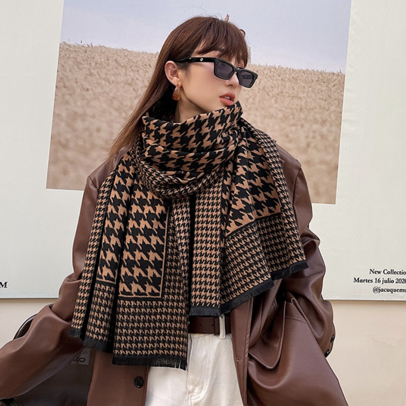 Syal "Edna" 65 x 190 Anggun motif Houndstooth yang mewah Bahan High Grade Cashmere Immitation