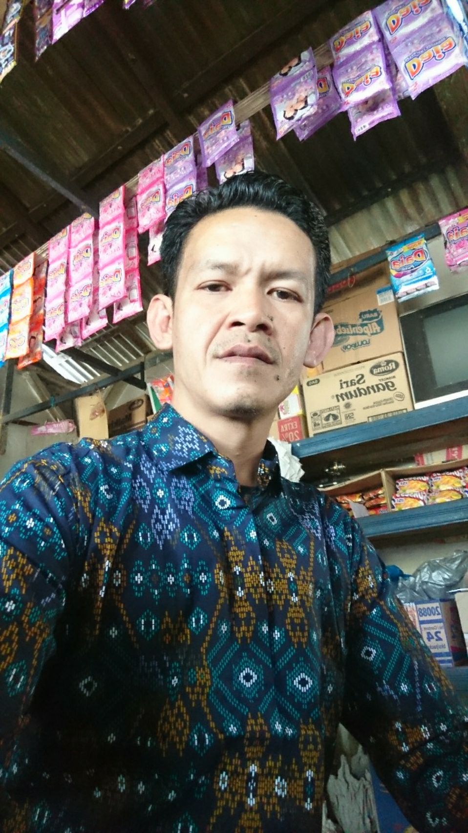 Kemeja Batik Pria Lengan Panjang Motif  Songket Green Snow Hijau Slimfit Stretch Batik Modern