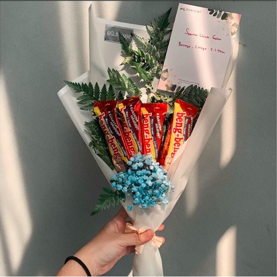 Mini snack bouquet/ snack bouquet/ buket makanan/ buket wisuda/ bouquet wisuda