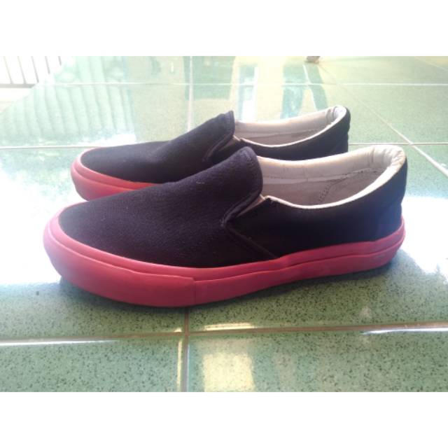 Sepatu Thanksinsomnia