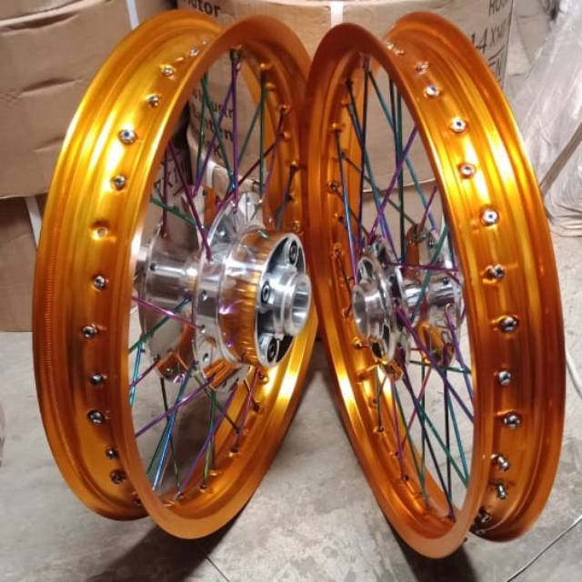 Velg jari jari tiger revo ring 17 uk 215 dan 185