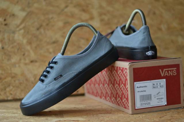 SEPATU43 VANS AUTHENTIC FULL BLACK HITAM POLOS WHITE PUTIH OLDSKOOL ERA SK8 PREMIUM BNIB ICC IFC DT