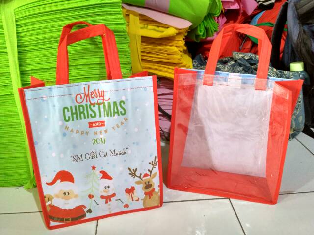 

Tas Souvenir Natal Kombinasi Mika Uk. 25x30x10 cm