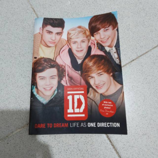 PRELOVED ORIGINAL 1D One Direction Official Dare To Dream English Version Soft Cover