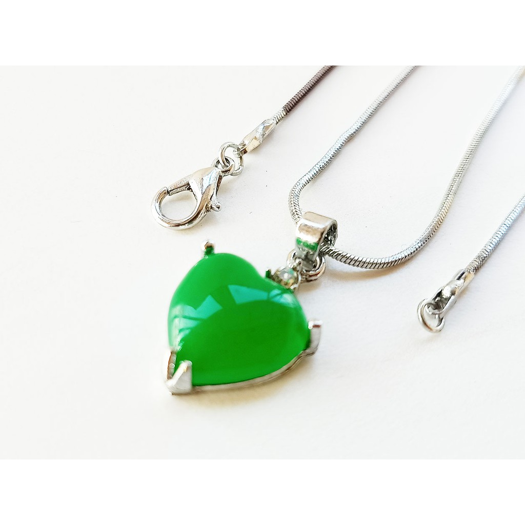 VeE Kalung Liontin Batu Giok Hijau Model Love