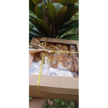 

KERIPIK GADO GADO HANTARAN LAMARAN BOX BESAR TERLARIS