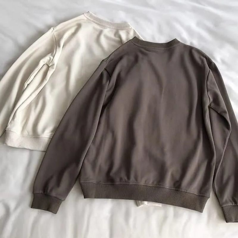 Composition sweater casual fashion remaja