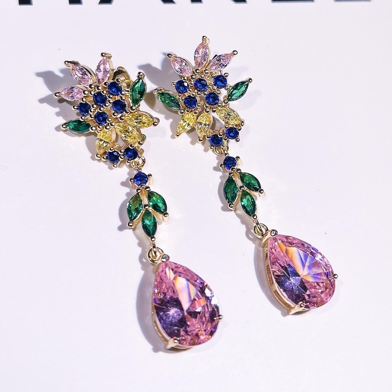 Fashion Luxury Pink Diamond Earrings Inlaid with Colored Gems